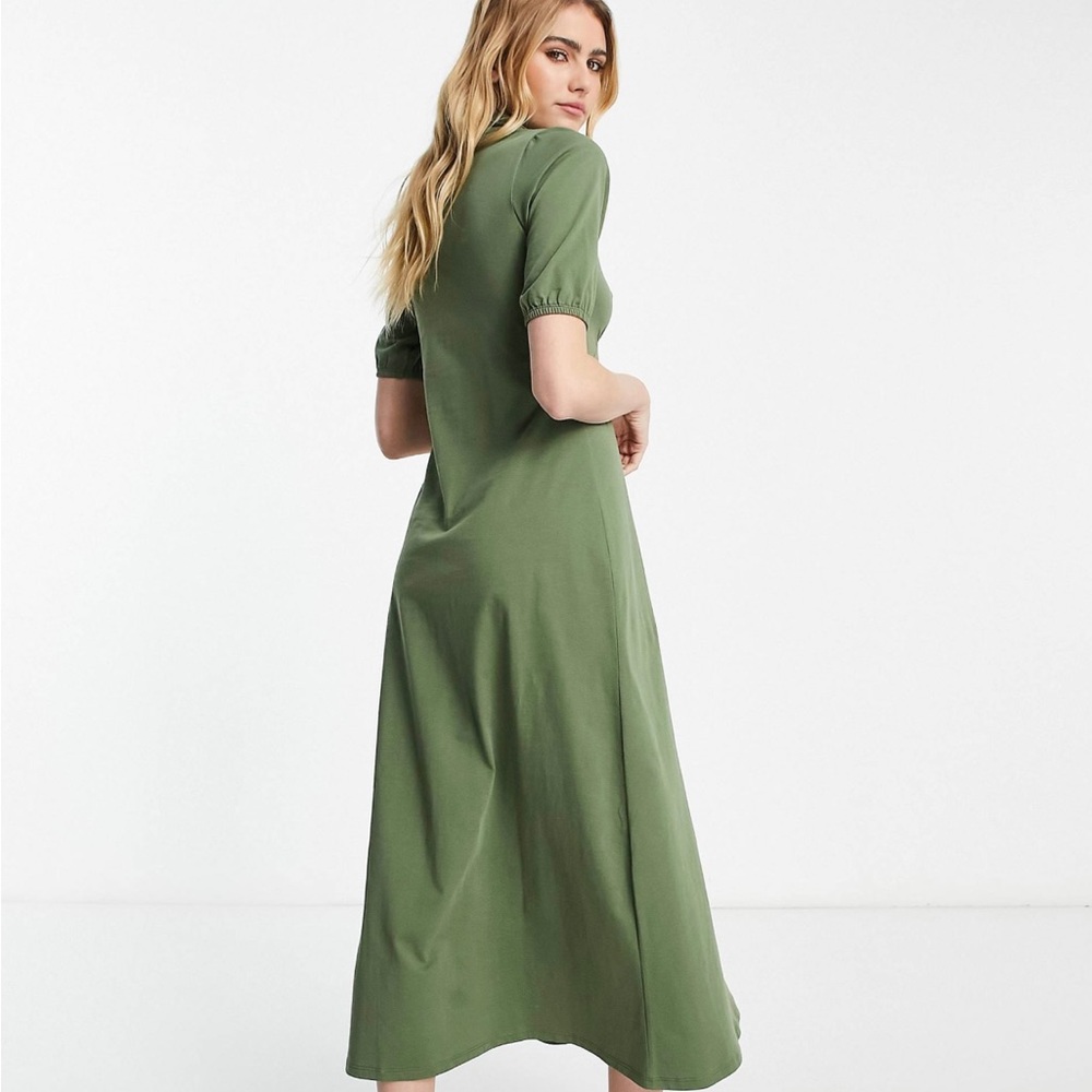 ASOS DESIGN NWT ultimate midi tea dress in khaki $60
